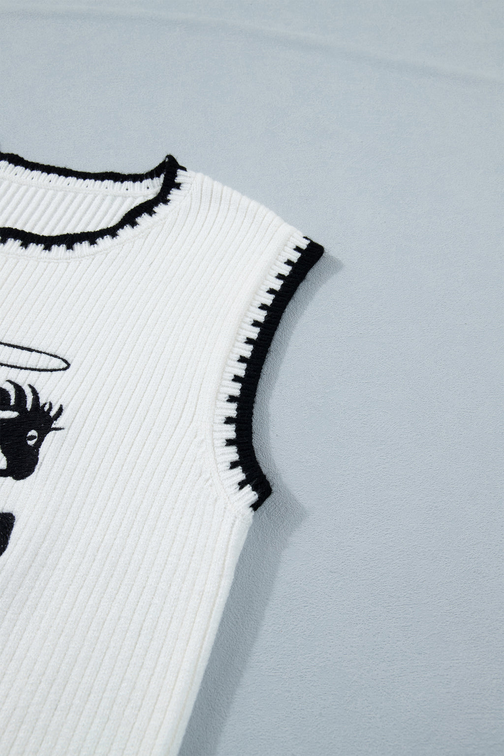 White Contrast Trim Round Neck Rodeo Cowboy Sweater Vest