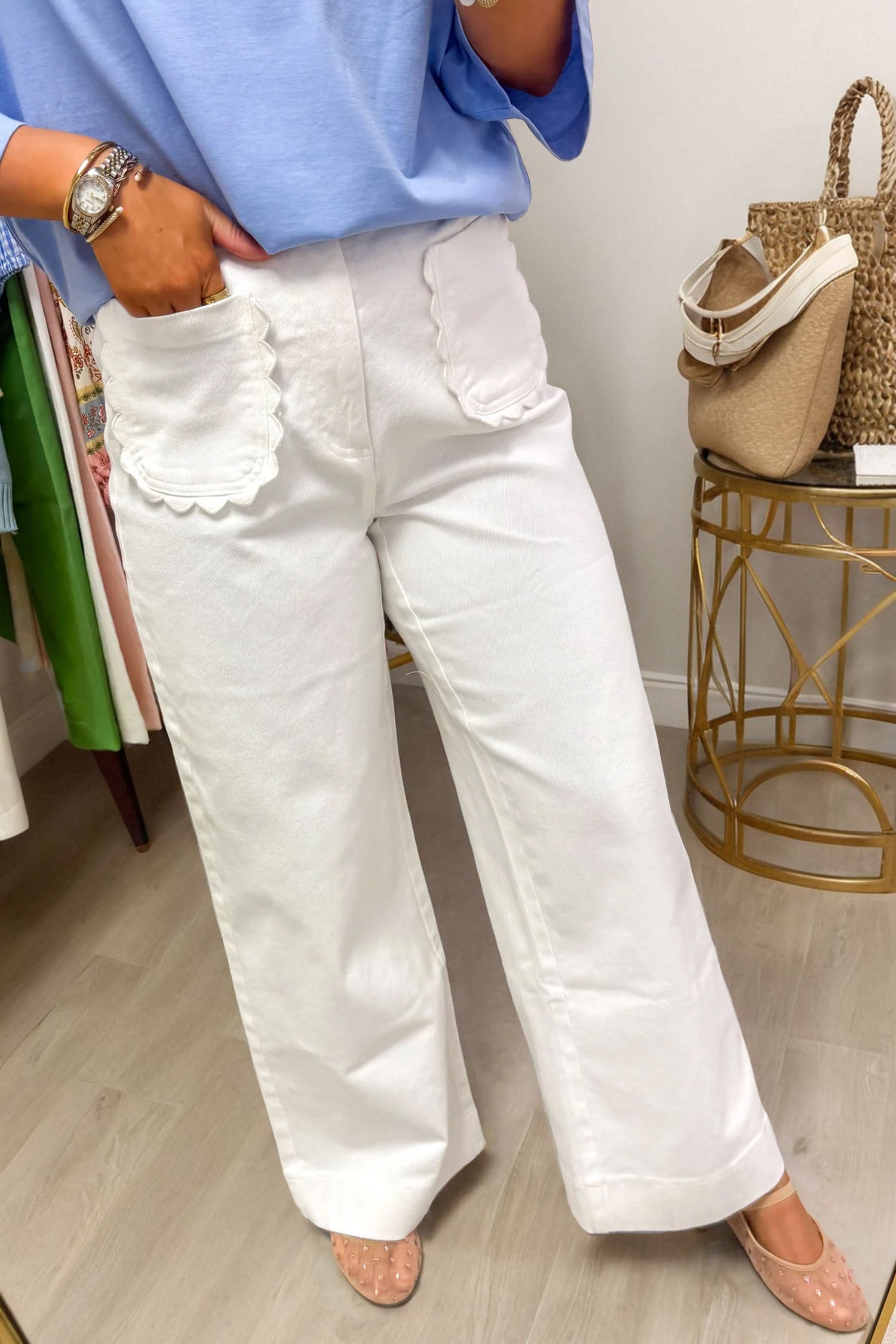 White Solid Color Scalloped Patch Pocket Shift Jeans