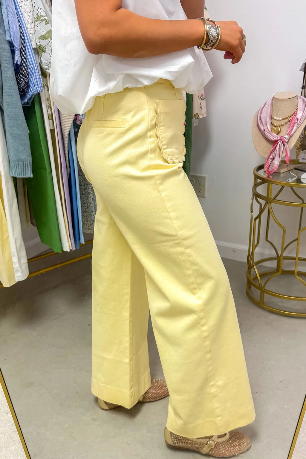 Yellow Solid Color Scalloped Patch Pocket Shift Jeans