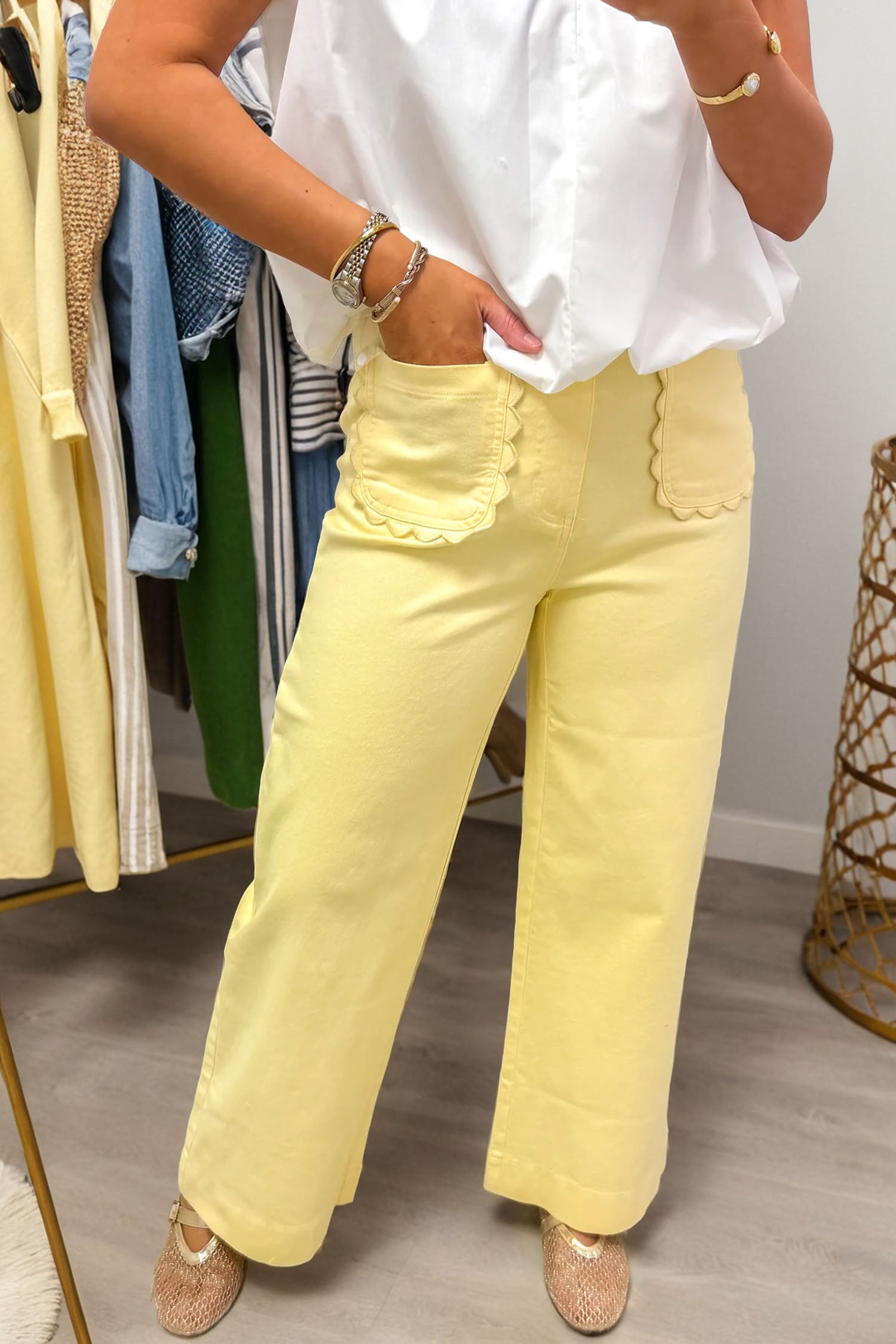 Yellow Solid Color Scalloped Patch Pocket Shift Jeans